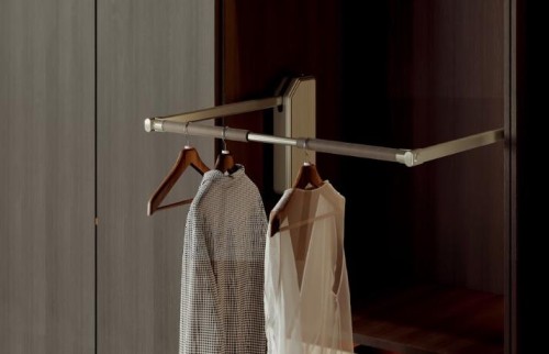 Manufacturer interior furniture 6 Ide Penyimpanan Efisien dengan Hanger dan Rak Lemari